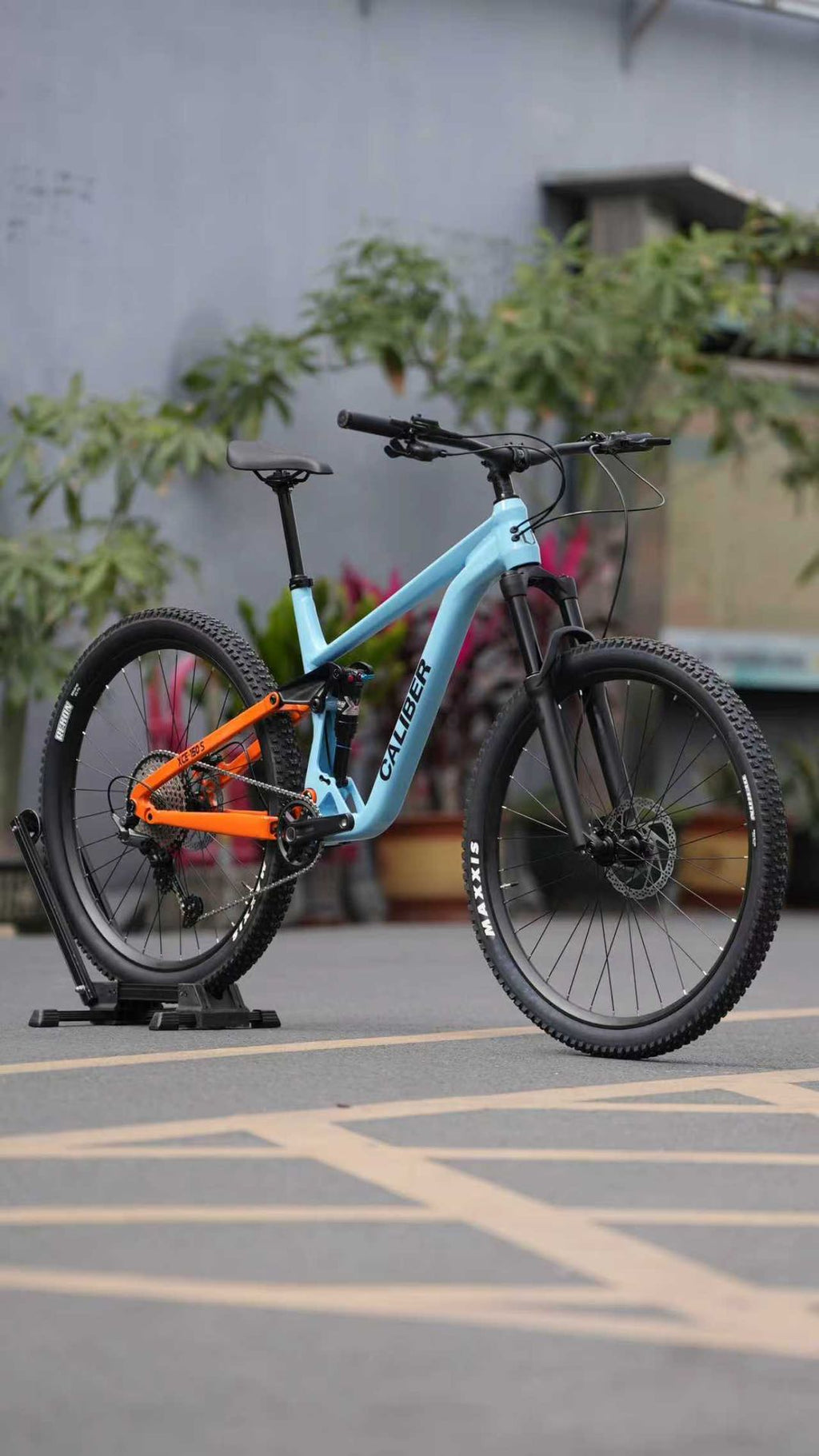 Caliber 29" Cross Country/Enduro Mountain Bike